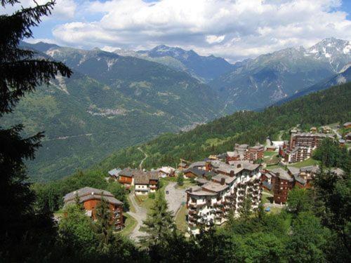 La Tania La Saboia Sleep 8 Private Sauna Lounge Dining 2 Bathrooms Kitchen 2 Balconies Ski In Out Exterior photo