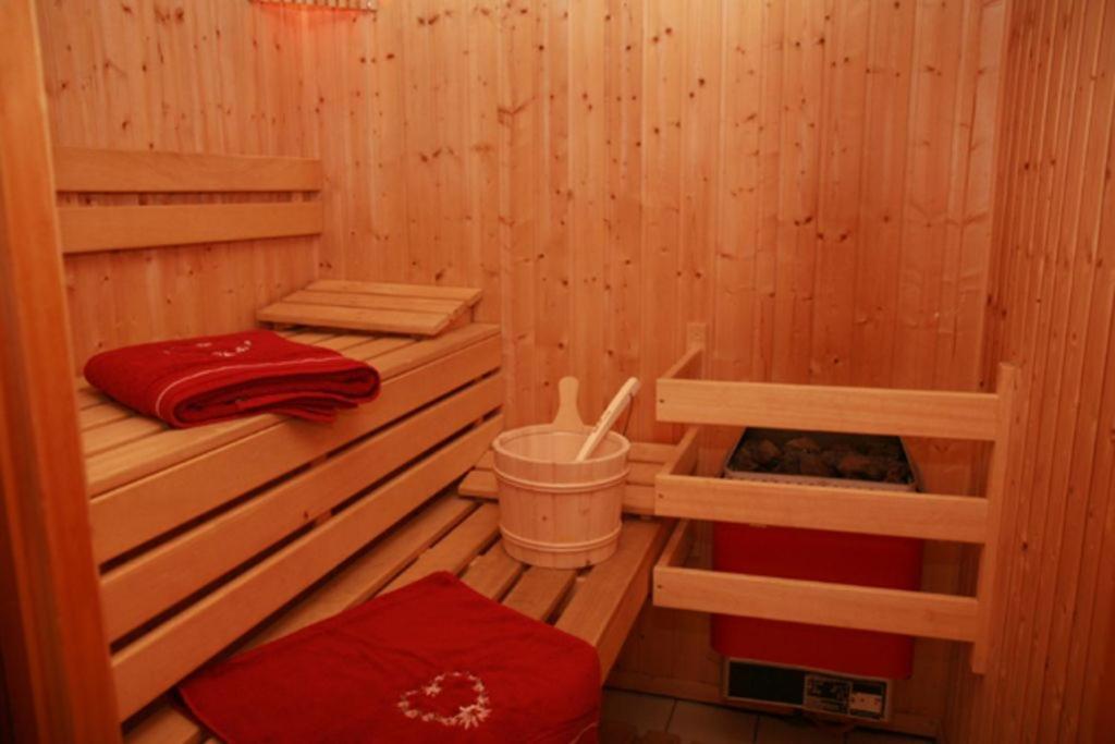 La Tania La Saboia Sleep 8 Private Sauna Lounge Dining 2 Bathrooms Kitchen 2 Balconies Ski In Out Exterior photo